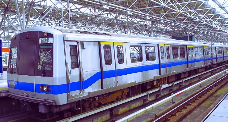 Train Accidents: Holding Negligent Parties Accountable through Legal Expertise 8 A train being loaded with passengers.